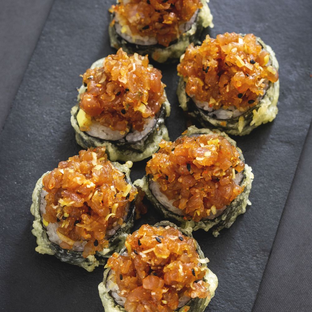Tempura maki z tatarem z tuńczyka