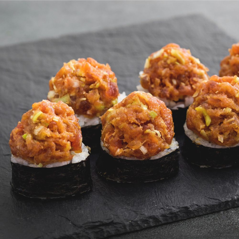 Maki z tatarem z tuńczyka