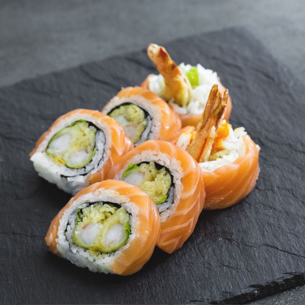 California z krewetką w tempurze zawijaną w łososia