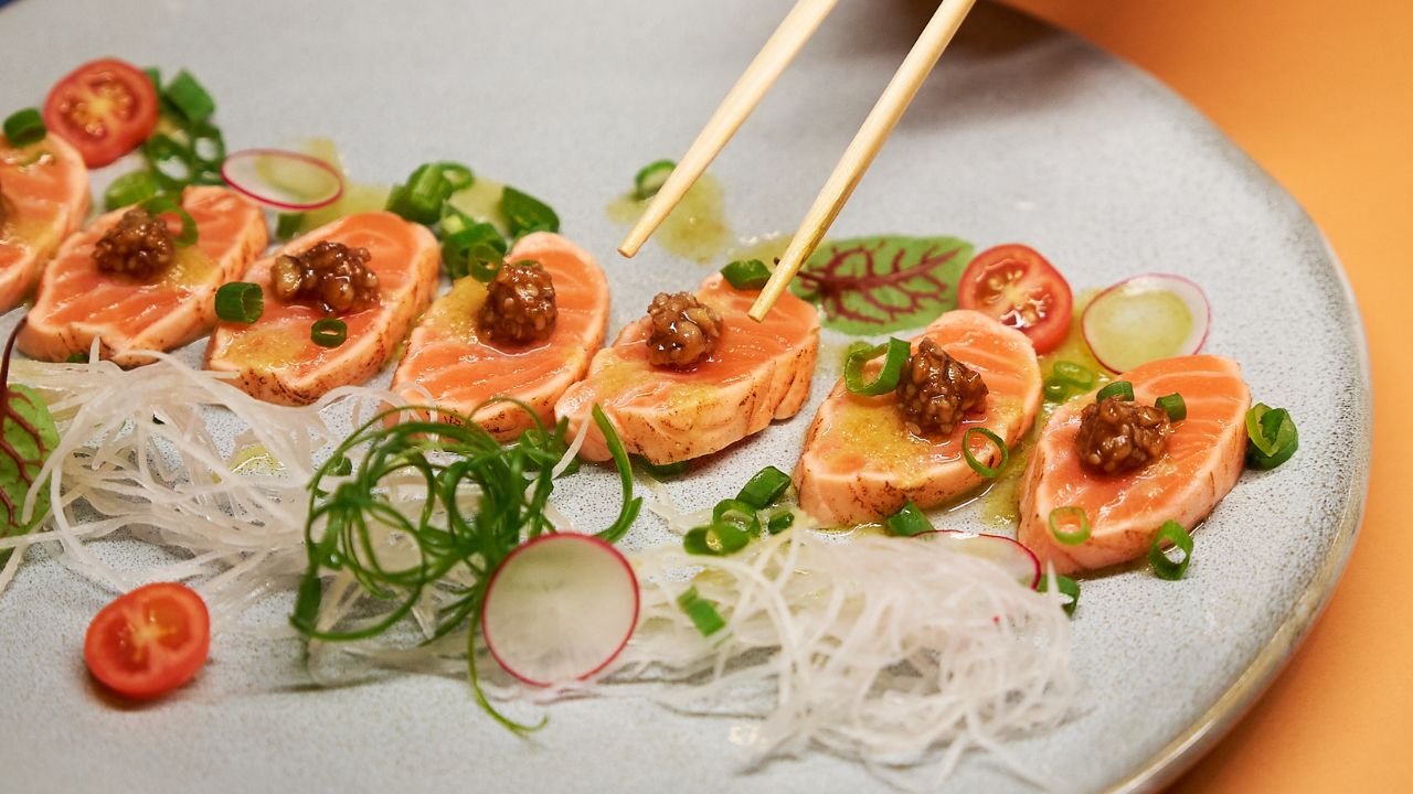 Sushi a sashimi – czym się różnią?